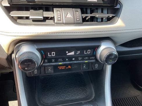 Used 2021 Toyota RAV4 XLE Premium FWD image 31