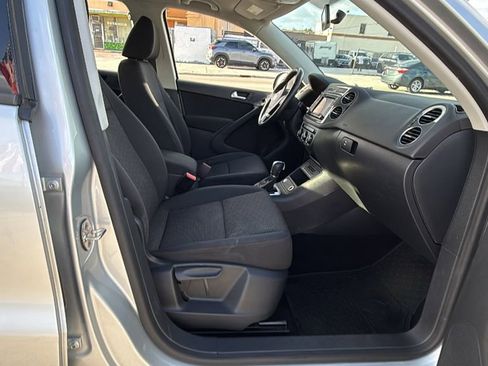 Used 2017 Volkswagen Tiguan Limited w/ Premium Package image 41