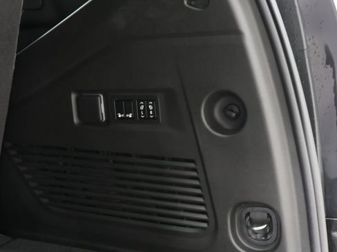 Used 2022 Chevrolet Tahoe RST w/ Luxury Package image 30