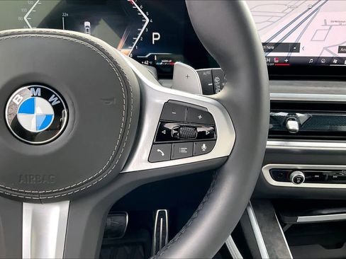 Used 2026 BMW X7 xDrive40i w/ Executive Package image 27