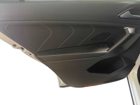 Certified 2023 Volkswagen Tiguan SE R-Line AWD/4WD image 23