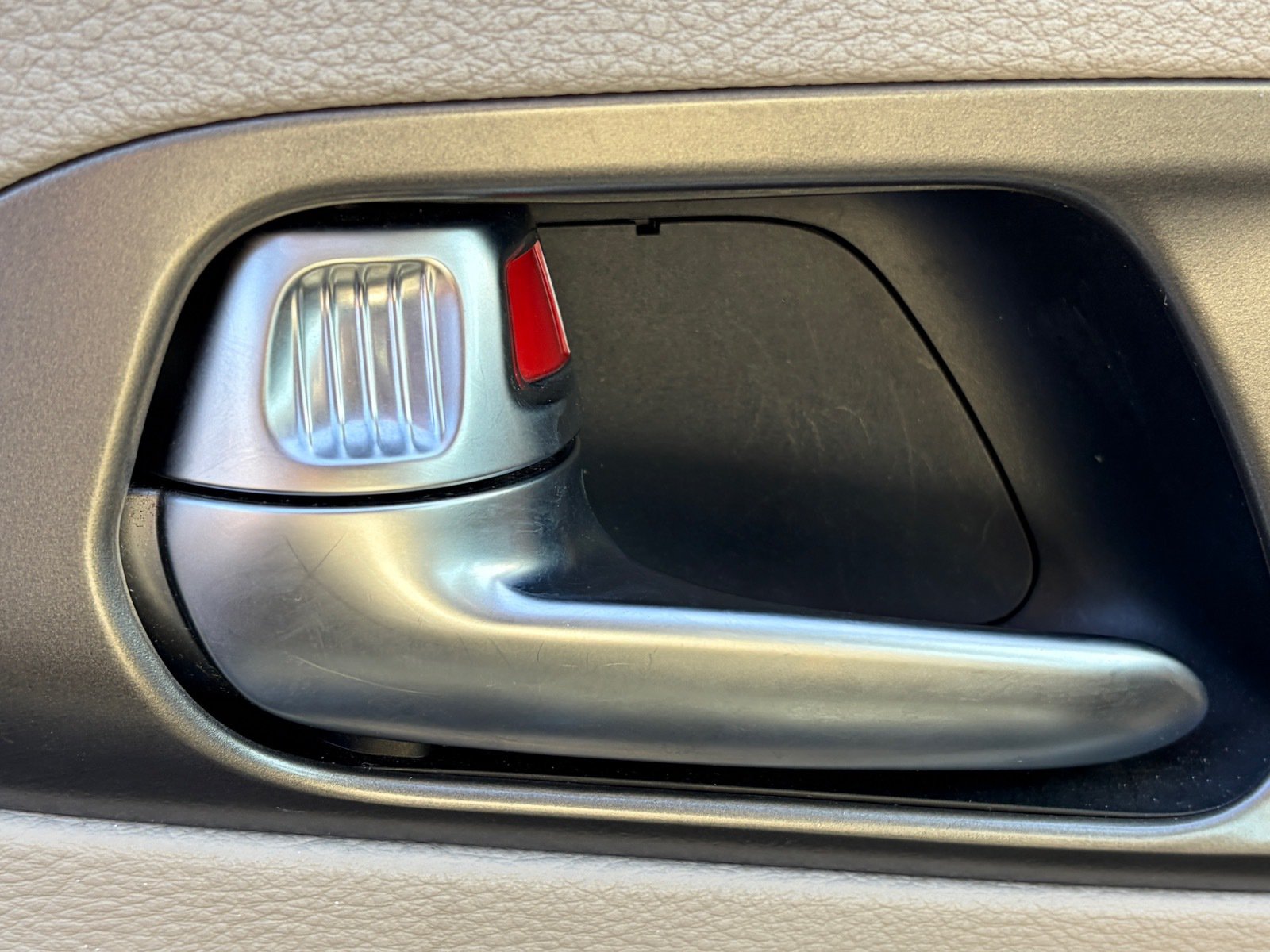 Used 2021 Chrysler Pacifica Touring-L FWD image 7
