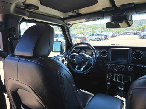 Used 2019 Jeep Wrangler Unlimited Sahara w/ Advanced Safety Group AWD/4WD image 10