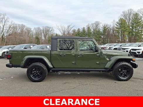 Used 2022 Jeep Gladiator Willys image 7