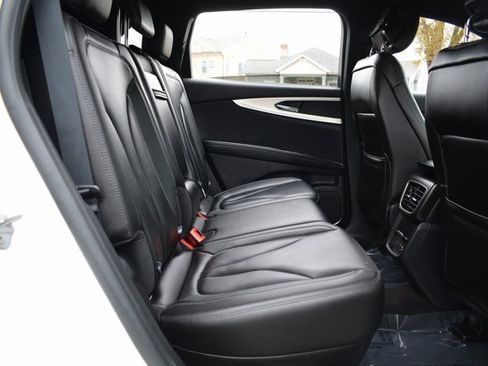 Used 2019 Lincoln Nautilus FWD image 26