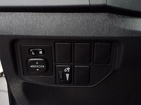 Used 2015 Toyota Prius Two FWD image 15