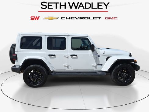 Used 2025 Jeep Wrangler Unlimited Sahara image 8