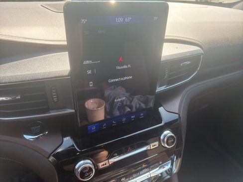 Used 2024 Ford Explorer King Ranch w/ Technology Package image 8