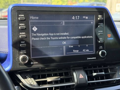 Used 2022 Toyota C-HR XLE FWD image 28