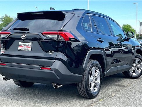 Used 2025 Toyota RAV4 XLE image 12