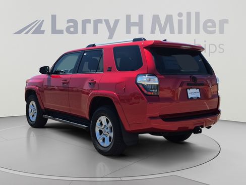 Certified 2021 Toyota 4Runner SR5 Premium AWD/4WD image 3
