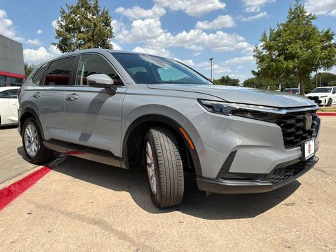 Used 2025 Honda CR-V EX image 4