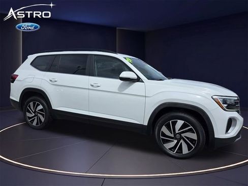 Used 2025 Volkswagen Atlas SE AWD/4WD image 1