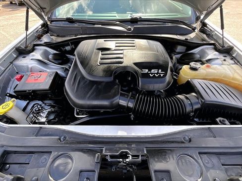 Used 2021 Chrysler 300 Touring w/ Sport Appearance Package image 30