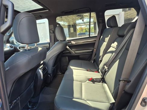 Used 2023 Lexus GX 460 Premium image 14