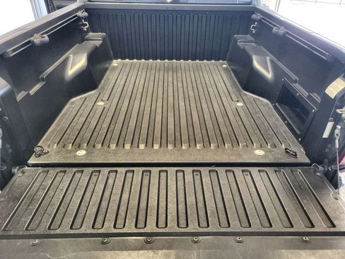 Used 2019 Toyota Tacoma SR5 RWD image 23