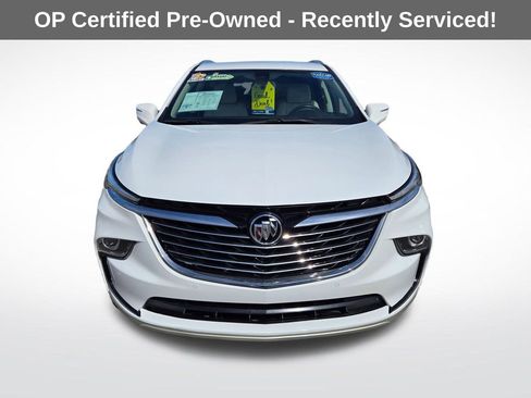 Used 2022 Buick Enclave Essence image 2