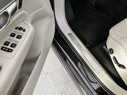 Certified 2023 Volvo XC90 B5 Core image 10