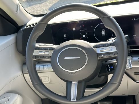 Used 2024 Hyundai Kona SEL w/ Convenience Package image 24