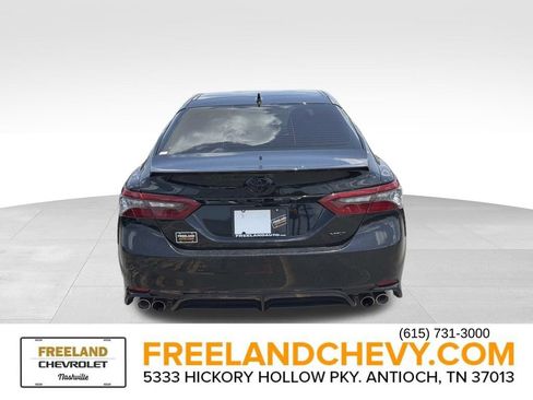 Used 2022 Toyota Camry XSE FWD image 4