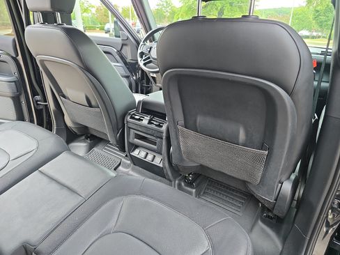 Used 2023 Land Rover Defender 110 X-Dynamic SE AWD/4WD image 11