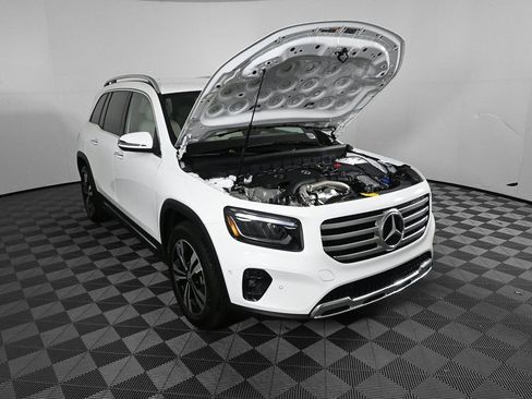 Certified 2025 Mercedes-Benz GLB 250 image 33