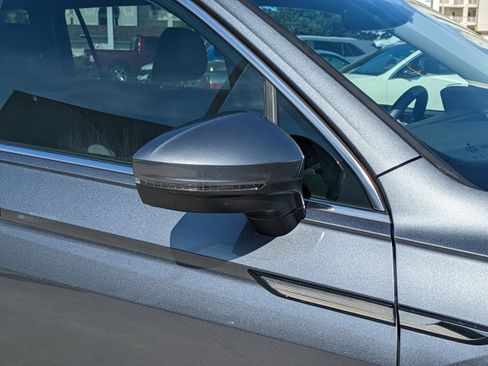 Certified 2023 Volkswagen Tiguan SE FWD image 12