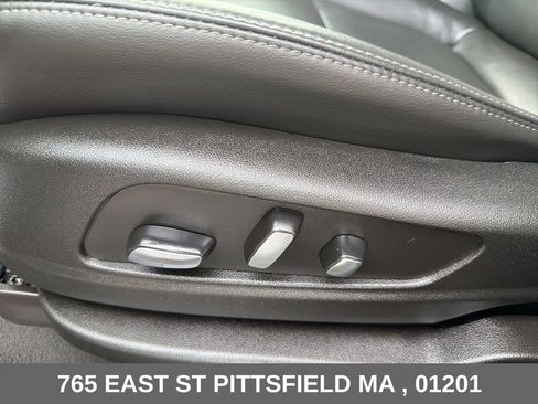 Used 2024 Cadillac XT6 Sport w/ Technology Package AWD/4WD image 18