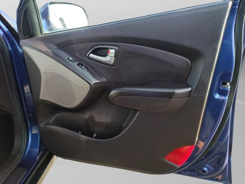 Used 2011 Hyundai Tucson GLS image 25