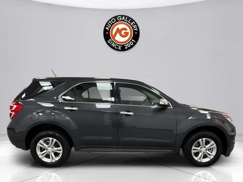 Used 2017 Chevrolet Equinox LS FWD image 3