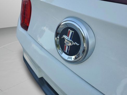 Used 2010 Ford Mustang Convertible RWD image 30