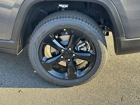 New 2025 Jeep Grand Cherokee L Limited image 18