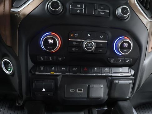 Used 2022 Chevrolet Silverado 3500 High Country w/ Z71 Off-Road Package image 11