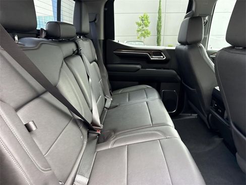 Used 2022 Chevrolet Silverado 1500 LT Trail Boss w/ Convenience Package II image 25