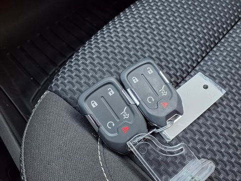 Used 2021 GMC Acadia SLE w/ Driver Convenience Package image 16