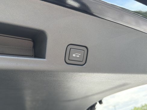 New 2026 Chevrolet Traverse LT w/ LPO, Floor Liner Package FWD image 20
