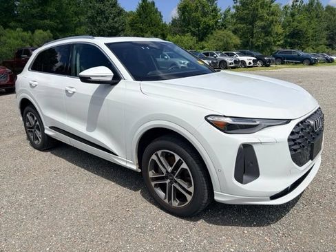 Certified 2025 Audi Q5 Premium Plus w/ Premium Plus AWD/4WD image 3