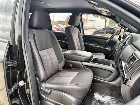 Used 2023 Nissan Titan SV w/ SV Convenience Package AWD/4WD image 23