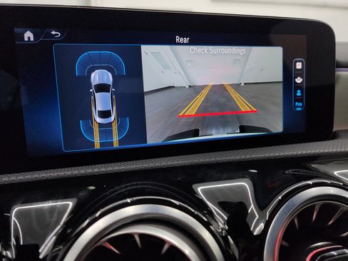 Used 2025 Mercedes-Benz CLA 250 4MATIC image 13