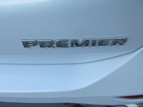 Certified 2019 Chevrolet Equinox Premier image 10