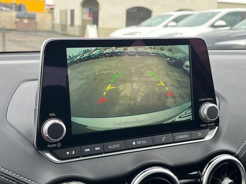 Used 2025 Nissan Sentra SV image 17