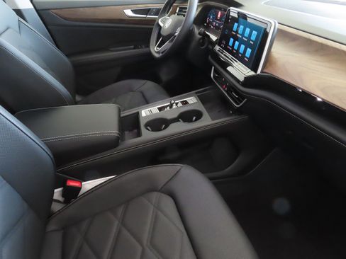 New 2026 Volkswagen Atlas SE image 25