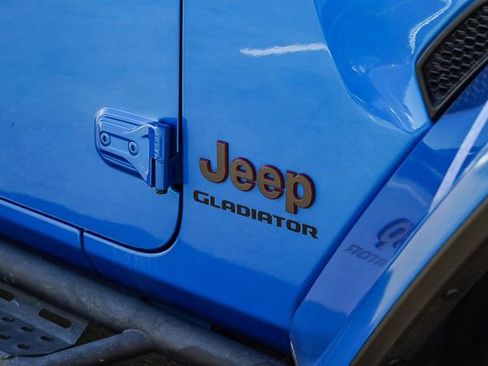 Used 2021 Jeep Gladiator Rubicon AWD/4WD image 10