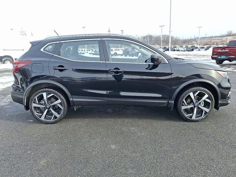 Used 2022 Nissan Rogue Sport SL w/ Premium Package image 8