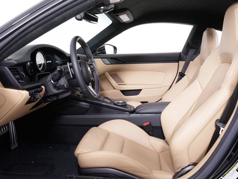 Used 2024 Porsche 911 GT3 RWD image 5