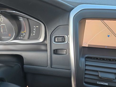 Used 2017 Volvo XC60 T6 Inscription w/ Climate Package image 22