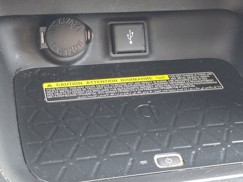 Used 2020 Toyota RAV4 XLE Premium image 9