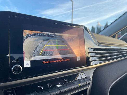 Used 2025 Toyota Camry LE image 17