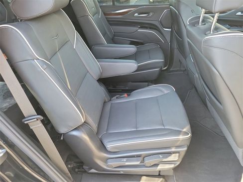 Certified 2024 Cadillac Escalade Premium Luxury image 27