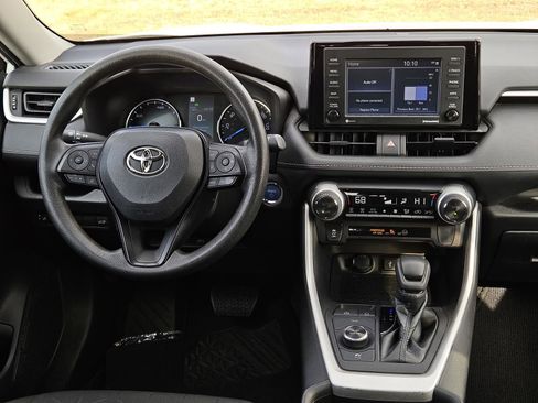 Used 2022 Toyota RAV4 XLE image 28